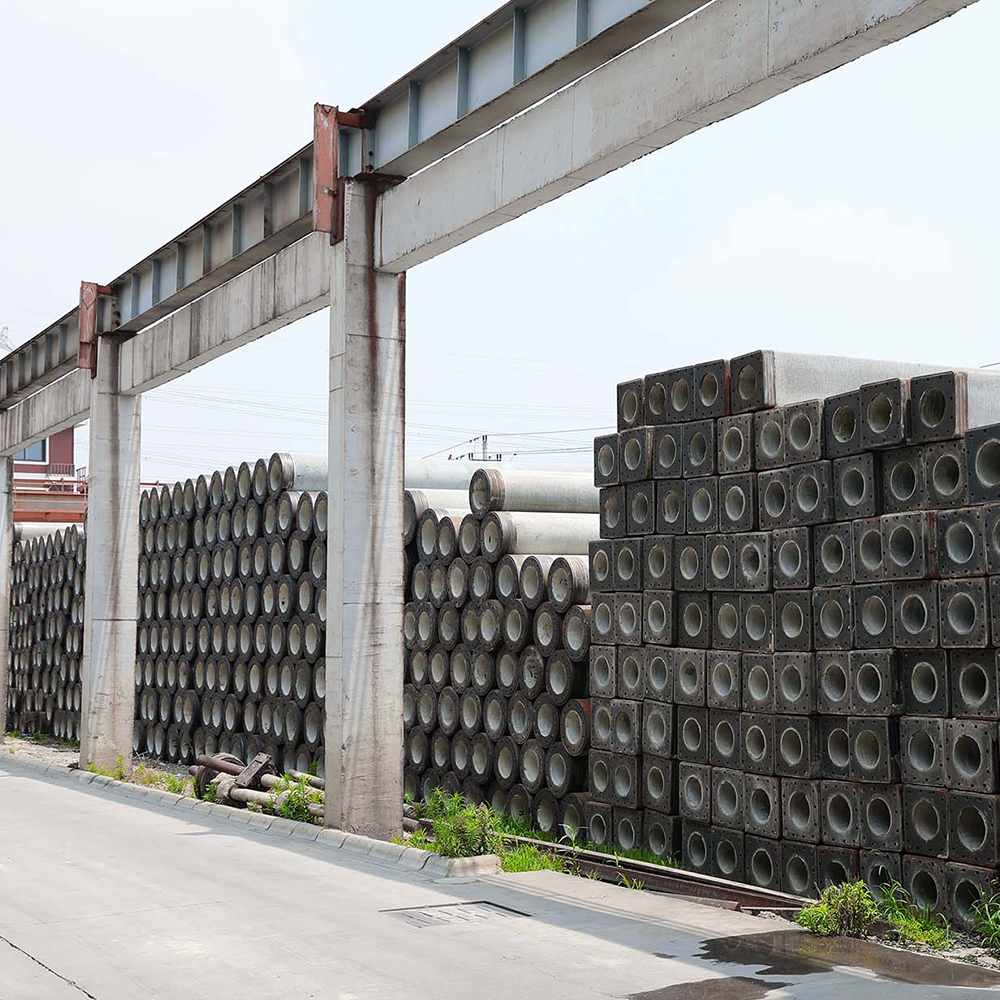 Öngerilmeli beton içi boş kare kazıklar